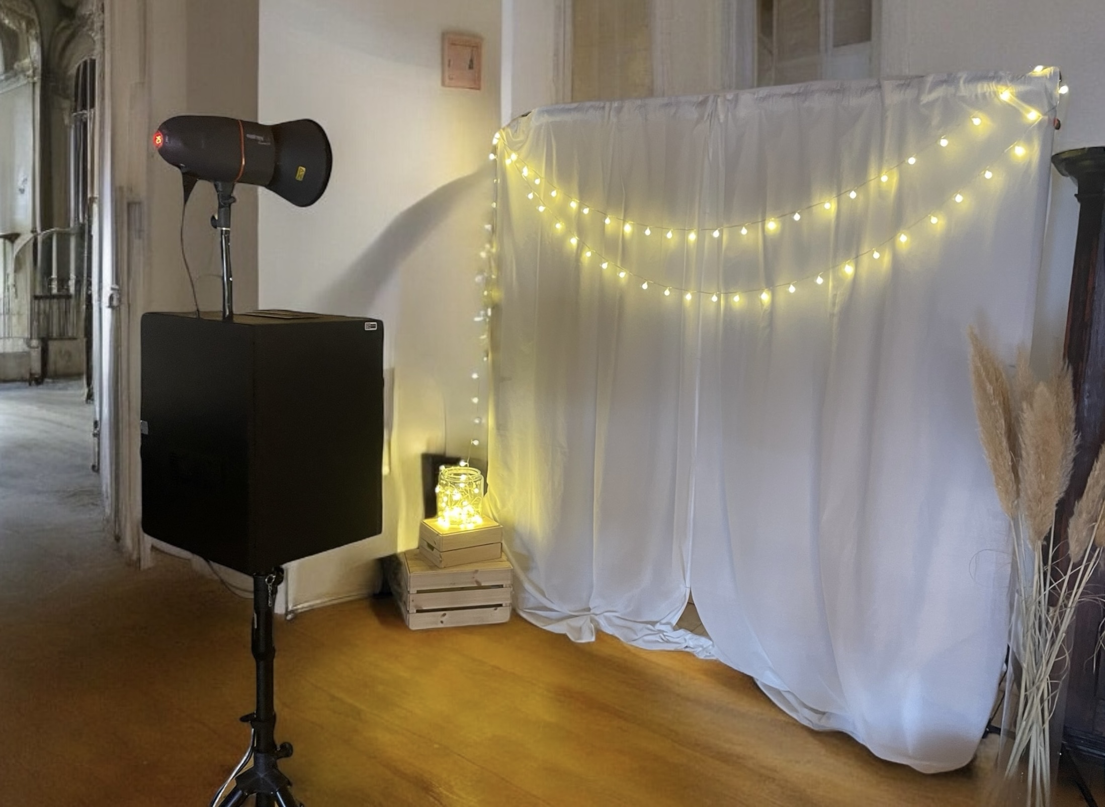 Fotohintergrund - weißer Vorhang (Kosten 25 €)